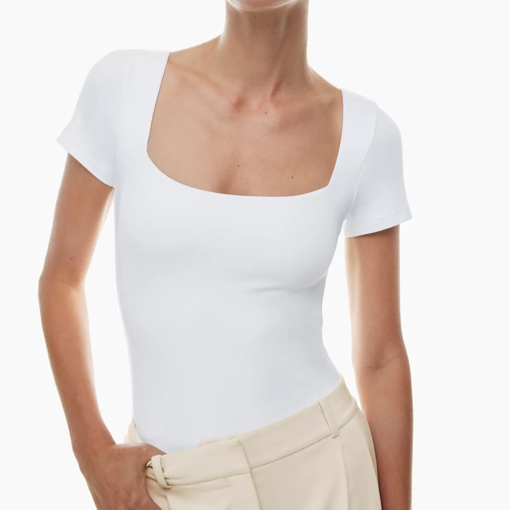 Aritzia Babaton Contour Squareneck Short Sleeve Bodysuit